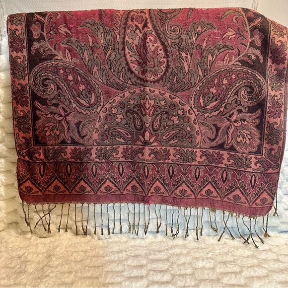 Women Elegant Paisley Scarf in Rich Burgundy and Olive - Picture 3 of 4